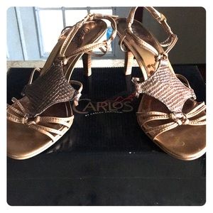 Carlos Santana shoes.  Gold size 8. Like new.